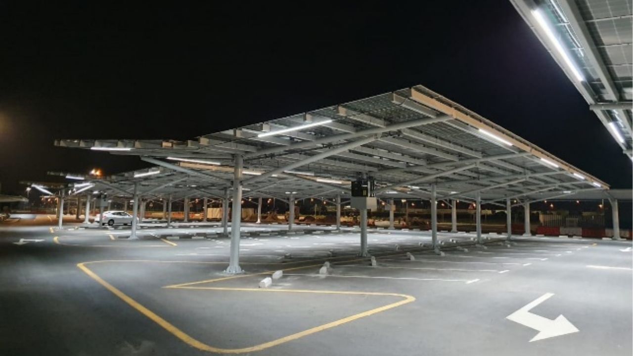 The Hana Road Studios is a state-of-the-art G+M+3+R steel-structured building located in Al Quoz, Dubai. Designed and constructed by Biston, this expansive filming studio stands as a landmark with (11)