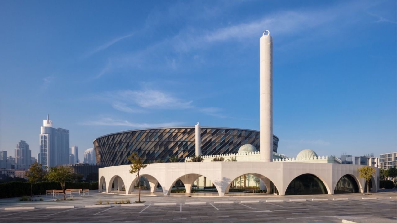 The Hana Road Studios is a state-of-the-art G+M+3+R steel-structured building located in Al Quoz, Dubai. Designed and constructed by Biston, this expansive filming studio stands as a landmark with (2)