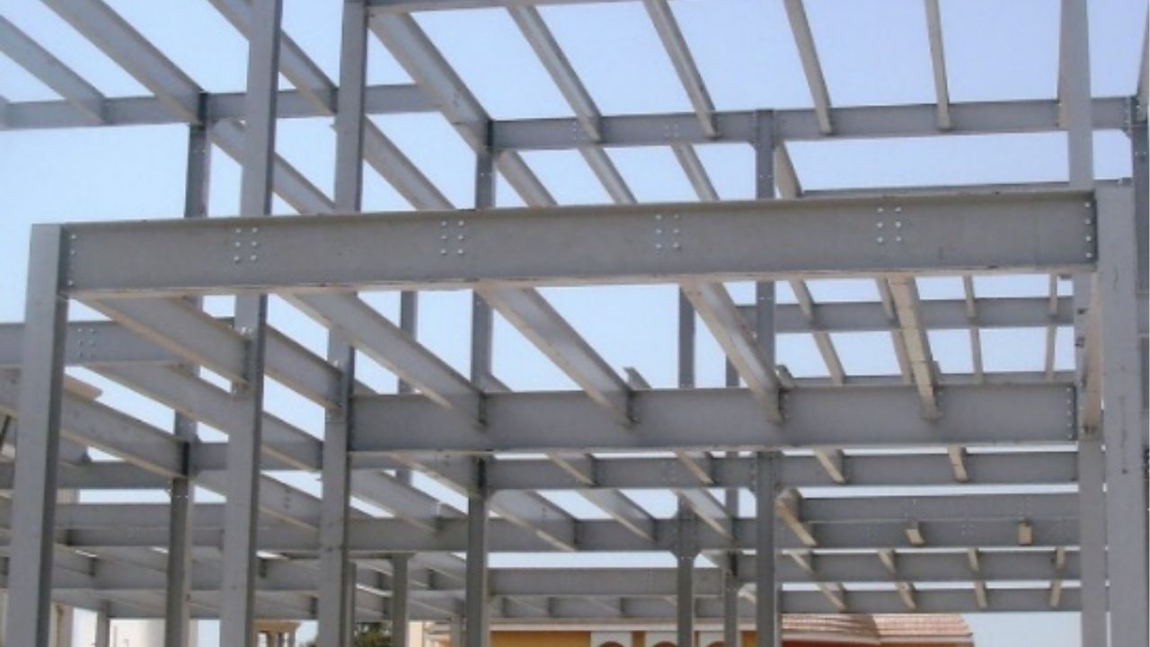The Hana Road Studios is a state-of-the-art G+M+3+R steel-structured building located in Al Quoz, Dubai. Designed and constructed by Biston, this expansive filming studio stands as a landmark with (36)